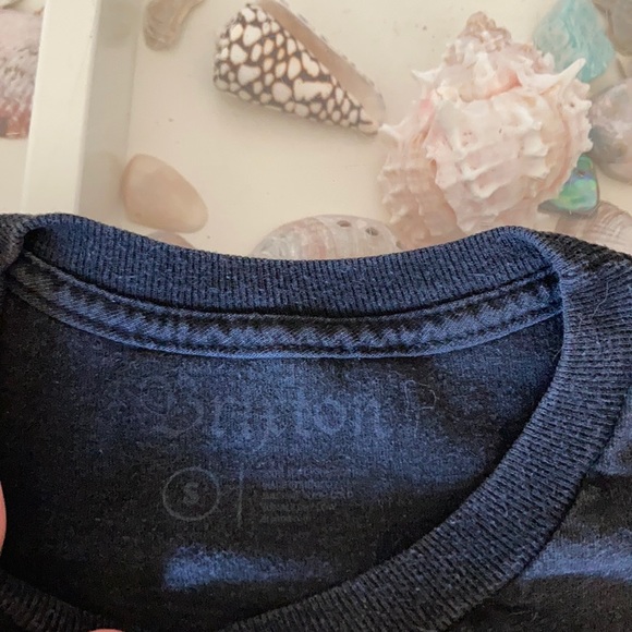 Brixton Sz S. short sleeve. Black with Gold logo - Picture 2 of 3